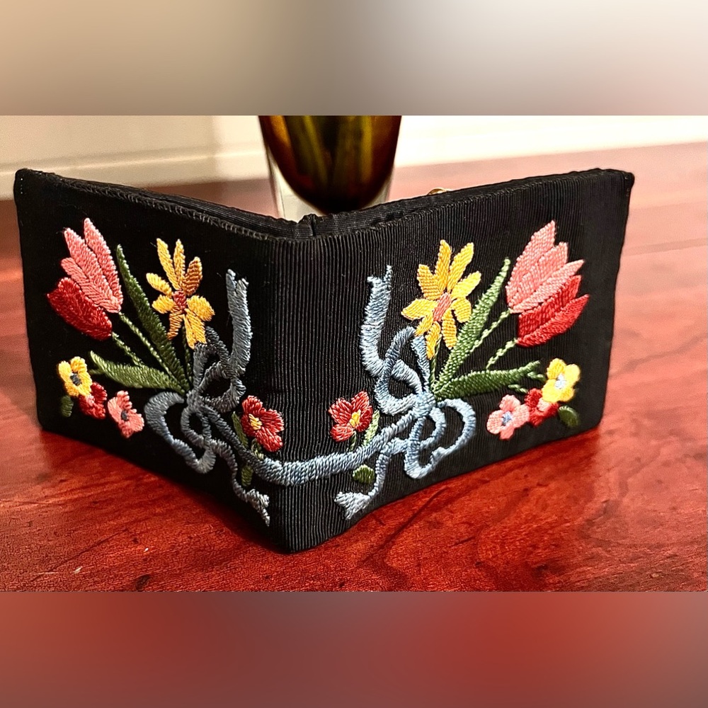 Vintage Hand-Stitched Floral Tapestry Wallet w/ Pink-Lined Kiss-Lock Coin Purse